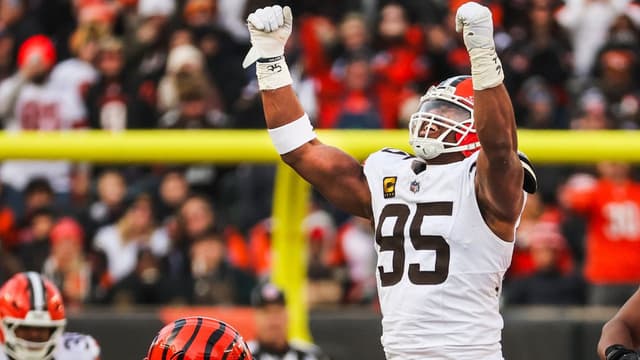 Myles Garrett Says Dad Missed Record Sack Despite 600mm Camera