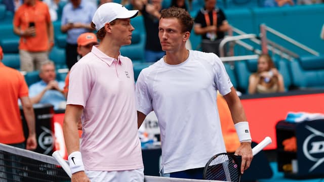 Jannik Sinner vs. Jiri Lehecka Resumes After Miami Final Rain Delay