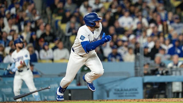 Dave Roberts Gives Latest Update on Max Muncy After Injury Forced Early Exit