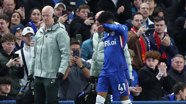 Chelsea's Estevao Willian Was 'Crying' After Hamstring Injury Blow
