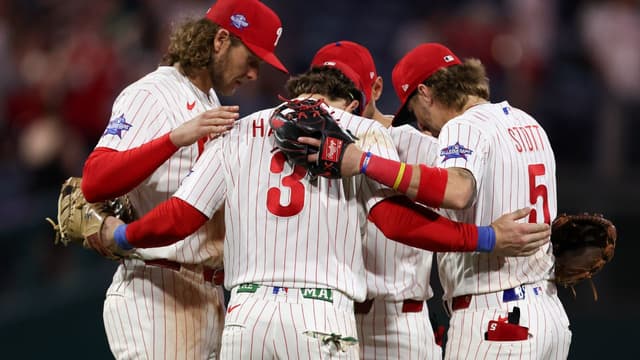 Phillies Record Stunning Win After 9th Inning Miracle Against Cardinals