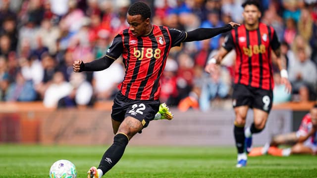 Manchester City And Arsenal Battle For Eli Junior Kroupi