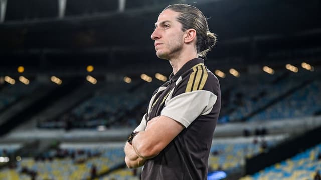 Crystal Palace Consider Filipe Luís as Surprise Manager Option