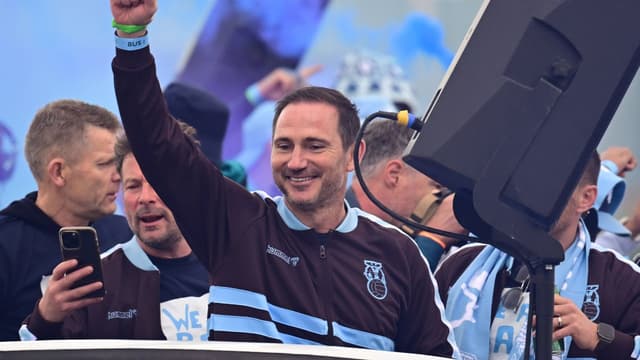 Frank Lampard Wins LMA Manager of the Year Award