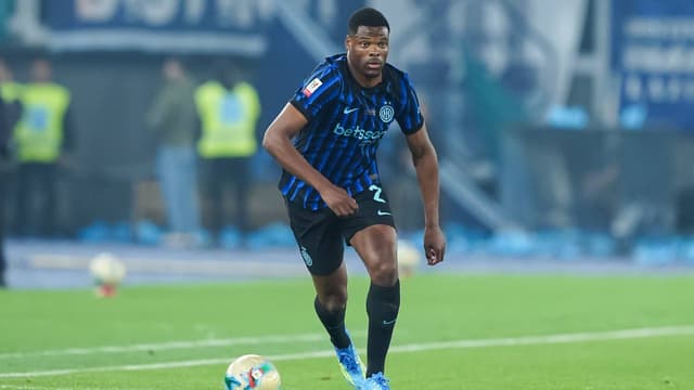 Florentino Perez to Unveil Denzel Dumfries as Real Madrid Signing