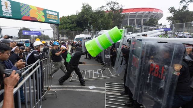 World Cup Opener Hit by Anti-Government Clashes Outside Estadio Azteca