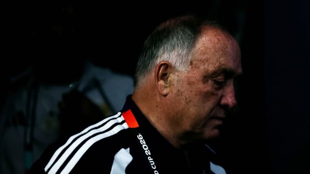 Oldest World Cup Manager Breaks Down Before Curaçao-Germany