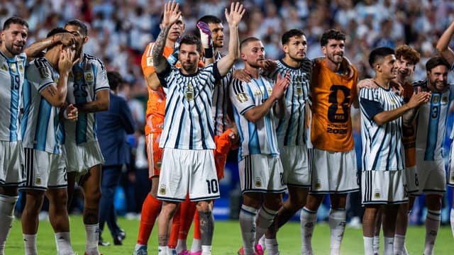 Lionel Messi Hits First World Cup Hat-Trick as Argentina Beat Algeria