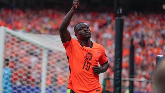 Netherlands Blitz Tunisia Early to Take 2-0 Halftime Lead