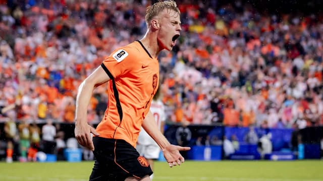 Jan Paul van Hecke Set World Cup Records in Netherlands' 3-1 Win Over Tunisia