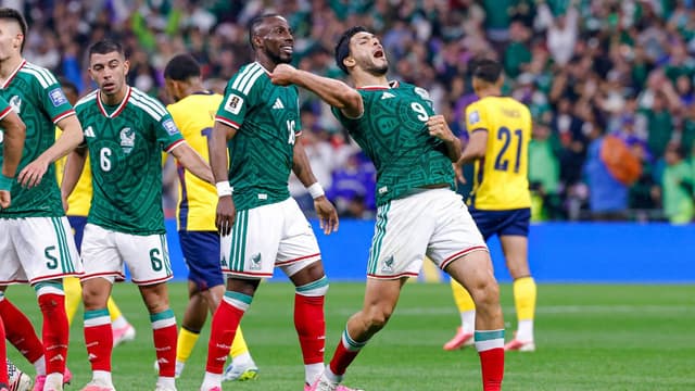 Full-Time: Mexico Win First WC Knockout Game in 40 Years as Ecuador See Late Red