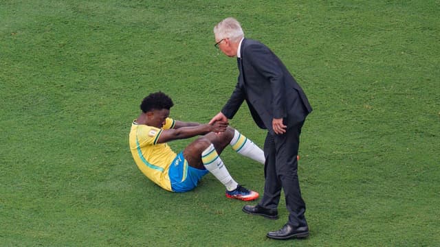 Carlo Ancelotti Defends Vinicius Jr. After Brazil Penalty Backlash