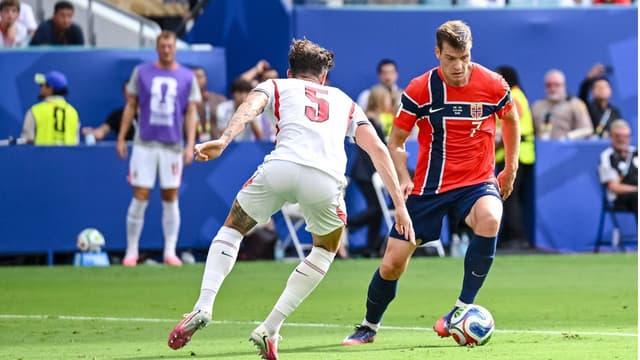 Alexander Sorloth Defends Not Passing to Haaland After Norway’s QF Loss to England