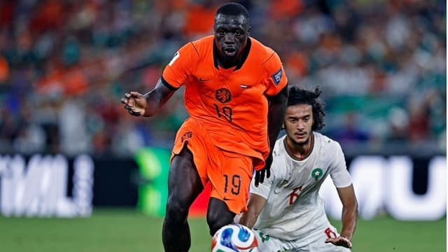Manchester United Pursue Brian Brobbey as Sunderland Resist