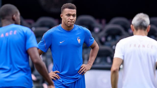 Jose Mourinho Blocks Gonzalo Garcia Exit Over Kylian Mbappe No. 9 Doubts