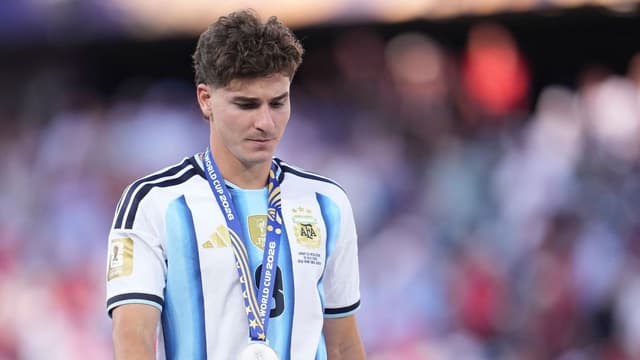 Barcelona Sets Deadline for Julian Alvarez Deal