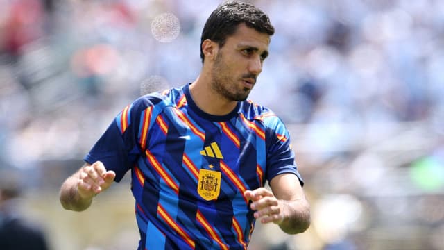 Barcelona Agree Personal Terms With Rodri