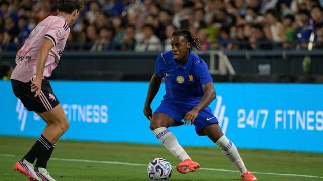 Roma Eyes Jamie Gittens Loan as Chelsea Decision Looms