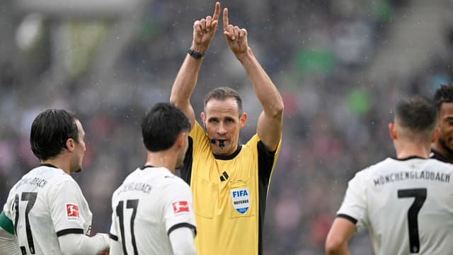 UEFA Contemplates VAR Overhaul With 150 Refereeing Scenarios for Standardized Decisions