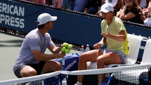 Laura Robson Notes ‘Unusual’ Frustration Between Iga Swiatek and Player Box