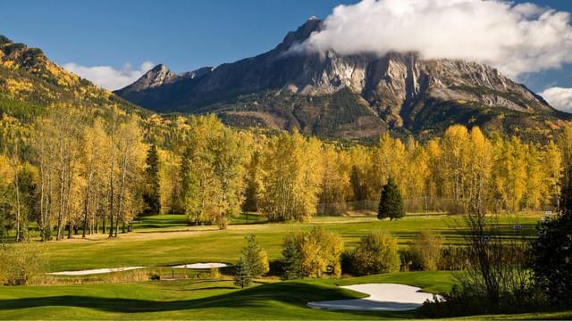 The ‘Leaf Rule’ Explained: How Golfers Can Get Relief During Fall Play