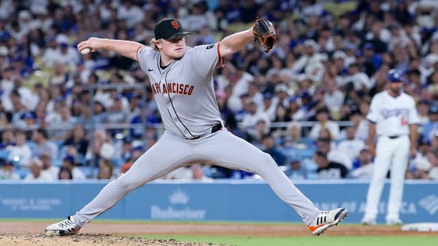 New York Yankees Break Opening Night Open Against Giants With Five-Run Burst