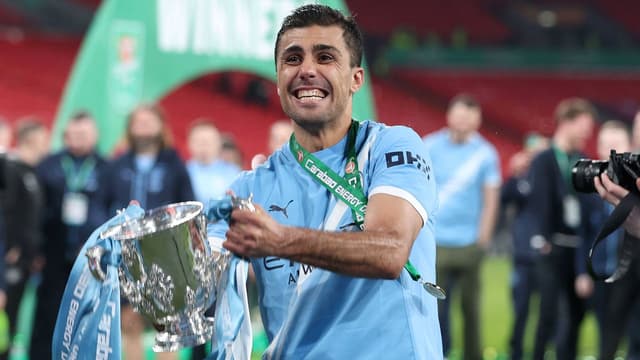 Rodri Opens Door to Real Madrid as Man City Contract Talks Loom