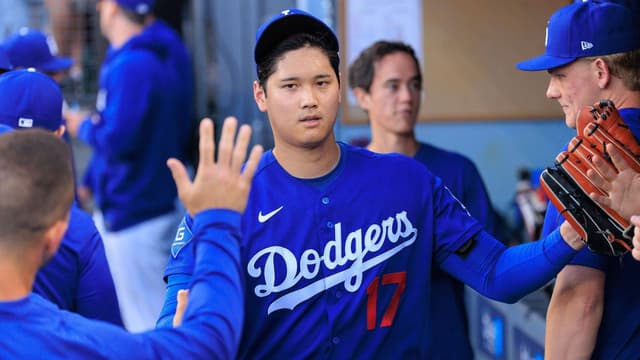 Shohei Ohtani Sparks Rally as Dodgers Blow It Open to Lead 8-2