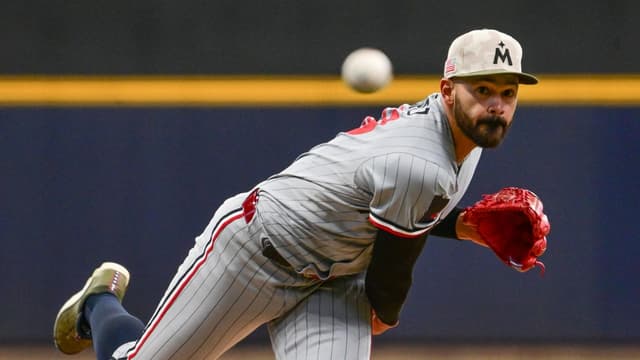 Pablo López To Undergo MRI After Elbow Soreness