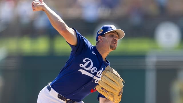 Gavin Stone Avoids Major Damage, Paused With Shoulder Inflammation