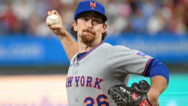 Mark DeRosa Eyes Nolan McLean for WBC Finals