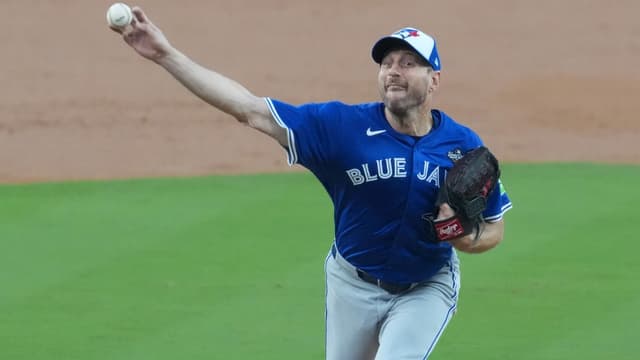 Max Scherzer’s Velo, Command Impress Blue Jays Early in Camp