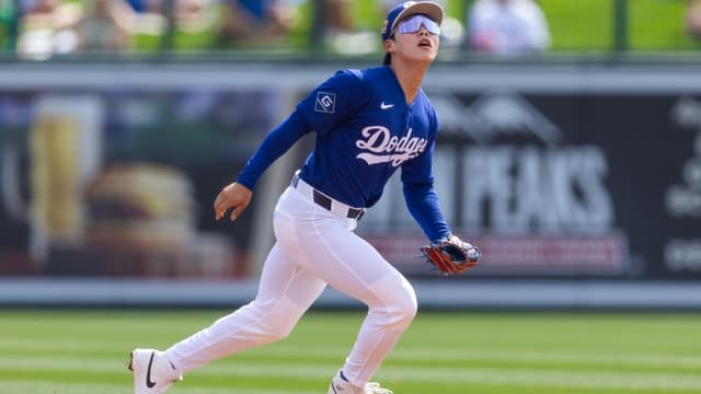 Hand Injury Forces Korea to Replace Hyeseong Kim