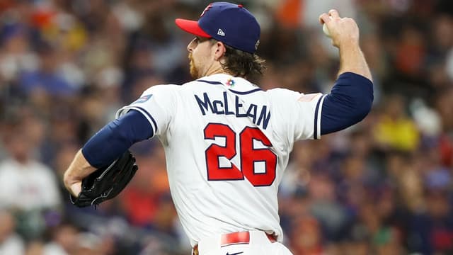 Carlos Mendoza Torn Between Venezuela and Nolan McLean in WBC Final