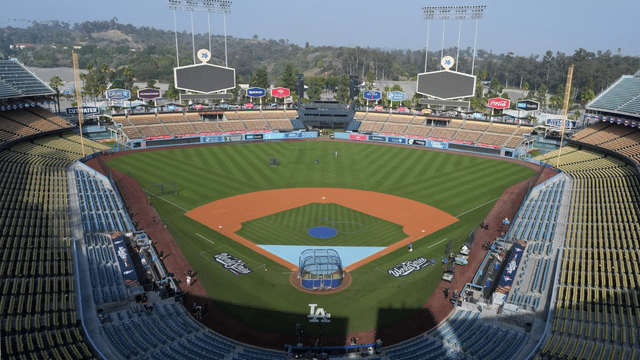 Dodgers, Uniqlo Set March 25 Announcement for New Field Partnership