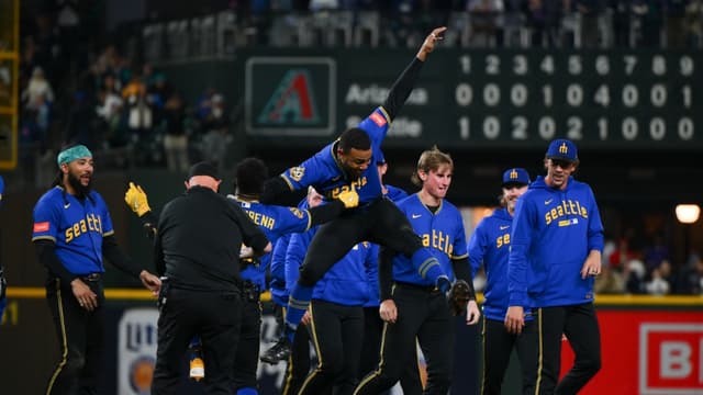 Mariners Eye Return Above .500 Against Diamondbacks