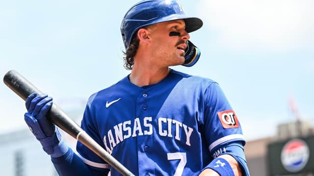 Bobby Witt Jr. Leaves Game Early After Knee Issue