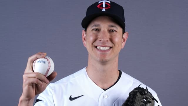 Matt Bowman Opts Out of Blue Jays Deal, Awaits Roster Decision
