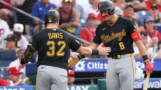 Pirates Shine on Independence Day With 7-1 Victory