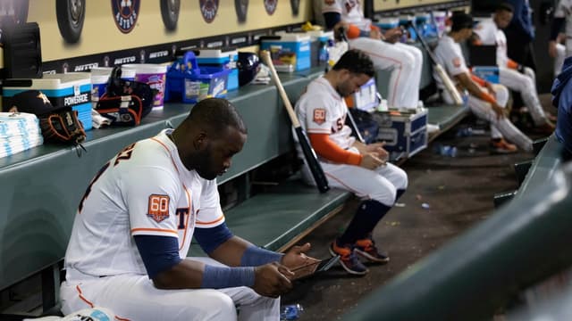 Teams Lose AI Access on League-Issued Dugout iPads