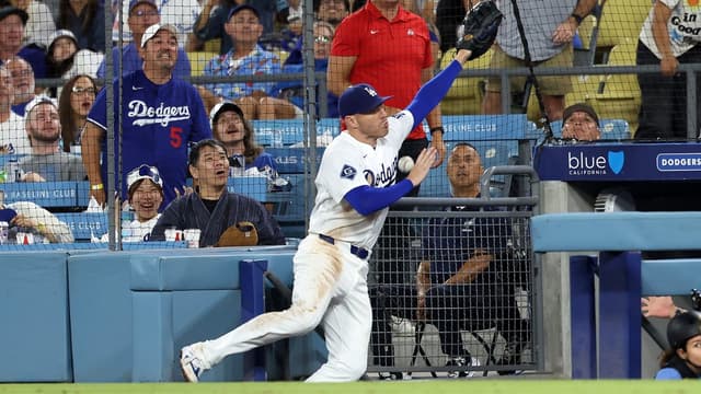 Freddie Freeman Avoids Major Injury After Frightening Dugout Fall