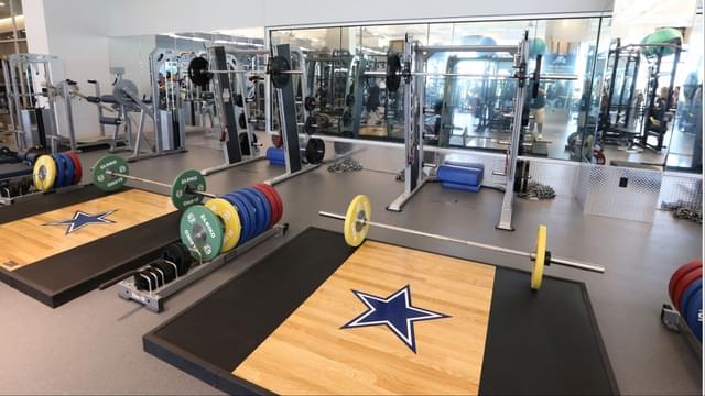 Do NFL Players Lift Weights During the Season?
