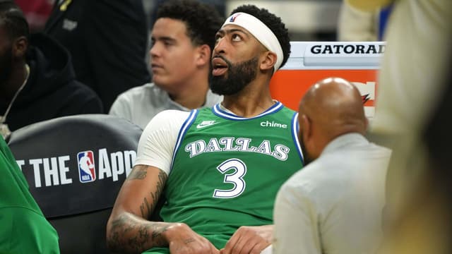 Anthony Davis Trade Watch: Zach Lowe Flags Bucks, Clippers as Desperation Teams