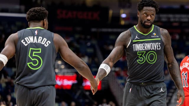 Anthony Edwards Praises Julius Randle’s 4th-Quarter Defense on Wembanyama in Win vs. Spurs