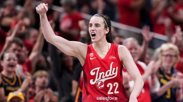 Caitlin Clark Leads Fever to Blowout Win vs. Sun