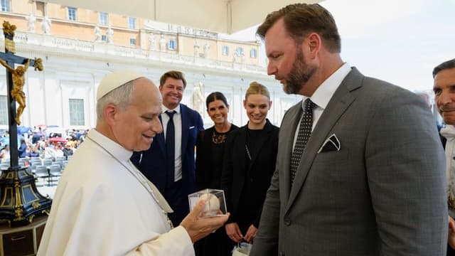 White Sox Fan Pope Leo XIV Keenly Following the Club’s Impressive Season