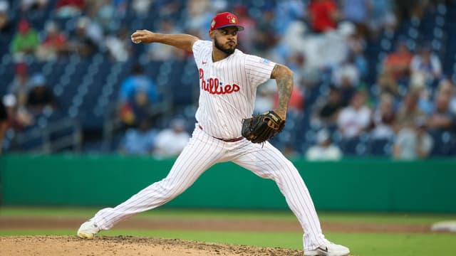 Dodgers Sign Veteran RHP Jonathan Hernández for Bullpen Depth
