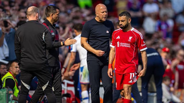 Wayne Rooney Wants Arne Slot to Drop Mohamed Salah from Season Finale at Anfield