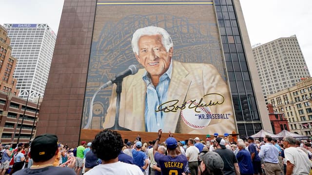 Brewers Honor Late Broadcaster Bob Uecker With Downtown Mural