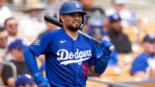 Dave Roberts Still Expects Eliézer Alfonzo to Make MLB Debut Despite Tragedy in Venezuela